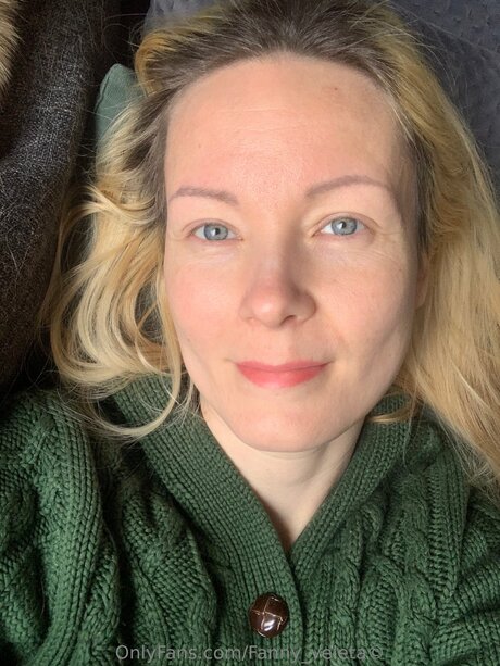 Fanny Veleta hot actress gallery