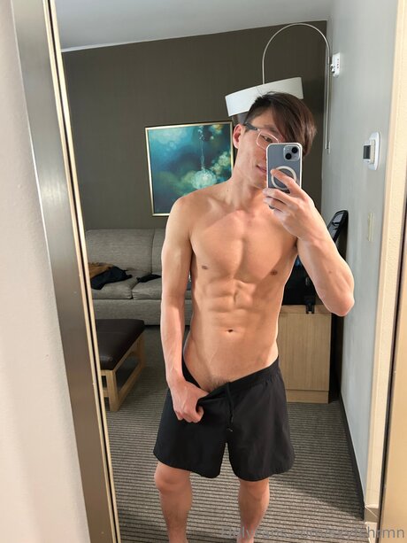 Sxyfshrmn model adult pic