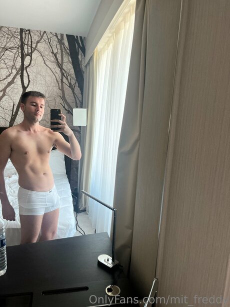 Mit Freddy model nudes img