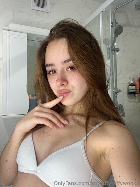 Anylaffytaffywonka sex model image