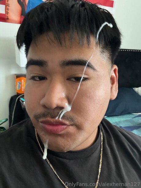 Alexhernan127 naked model photos