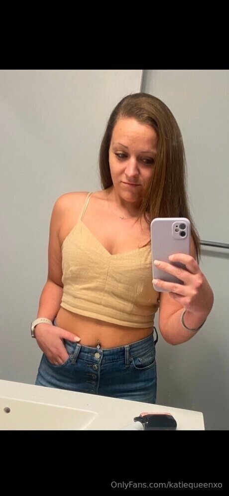 Katiequeenxo exclusive model pics