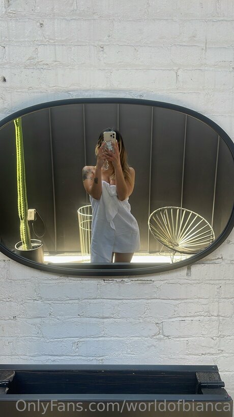 Itsbianca pornographic actress img