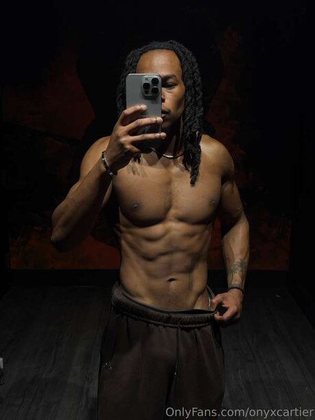Onyxcartier star naked image