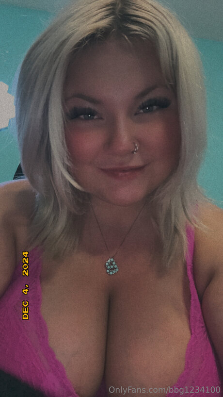 social media influencer onlyfans pornos pictures