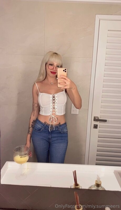 Miy Summeers model porn images