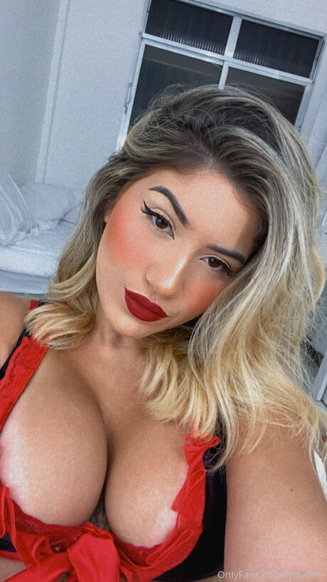 Mavimag naked pornstar picture