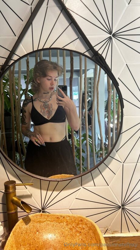 Passionatefoxy sexy pornstar picture