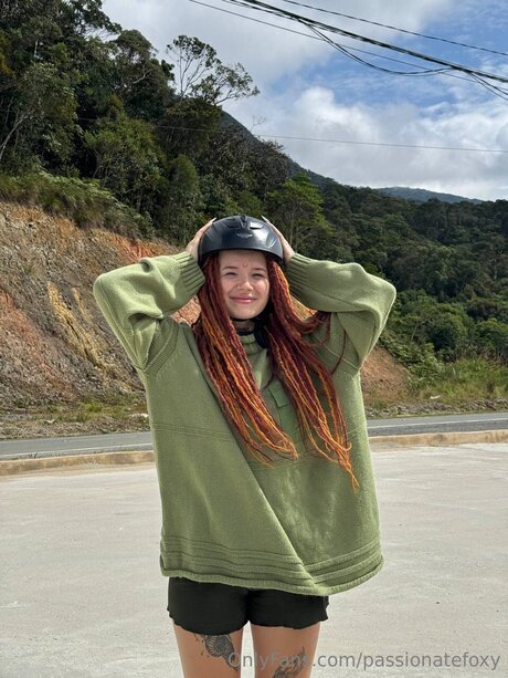 Passionatefoxy model hd picture