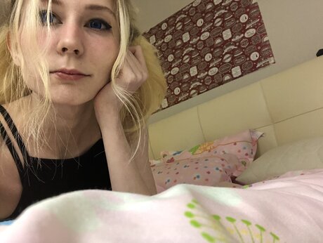 Evswezfree model sex pics