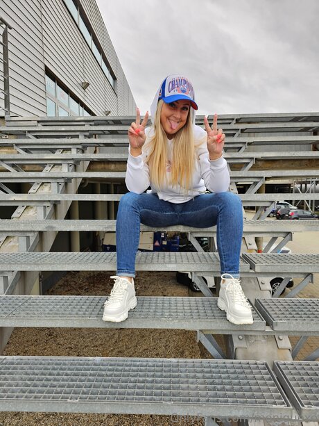 Moniquexo model xxx galleries