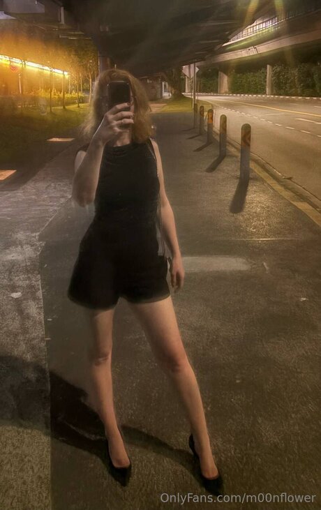 M00nflower nudes pornstar pic