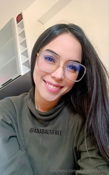 Dolcenikitaxxx sex model pic