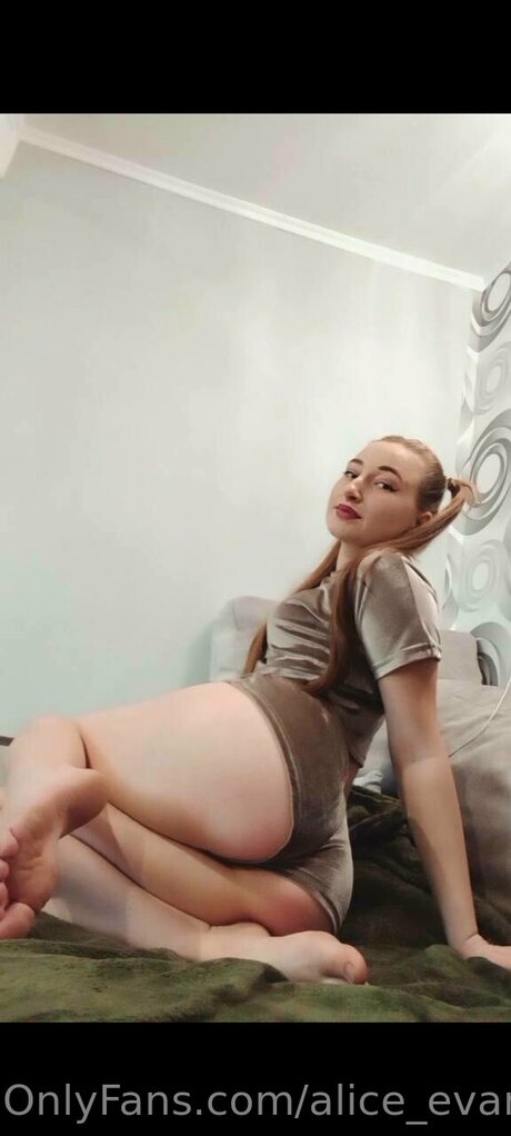 Alice Evanss high quality actress pictures