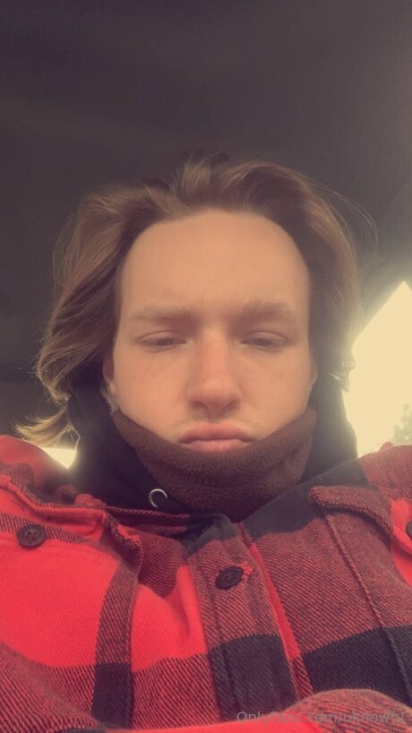 Uknowty model nude images