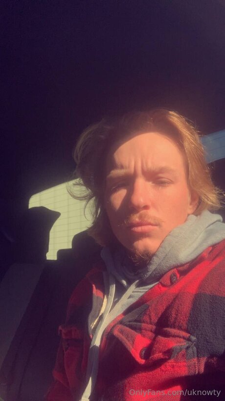 Uknowty star high quality image