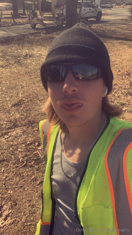 Uknowty naked star img