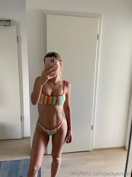 Estellevalmont hot actress galleries