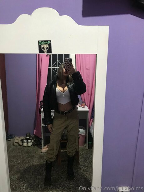 Julixholms actress photos