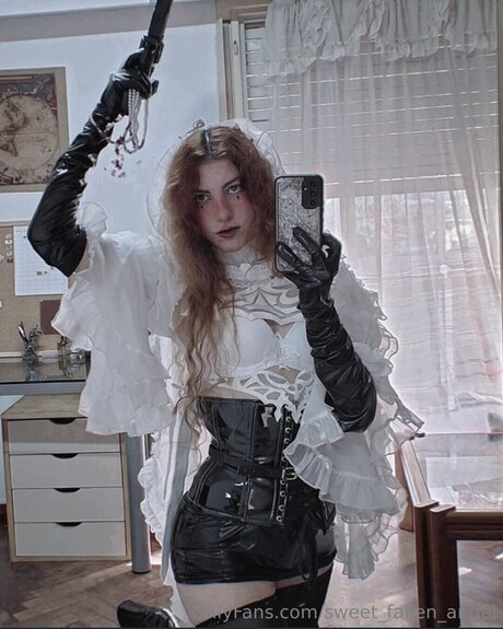 Alittlebread model art pic