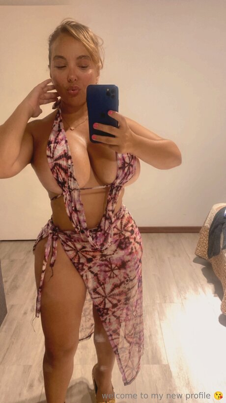 Ani Free perfect actress gallery