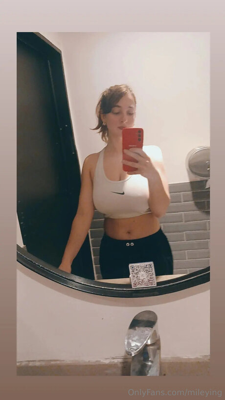 Emileying model sex pictures