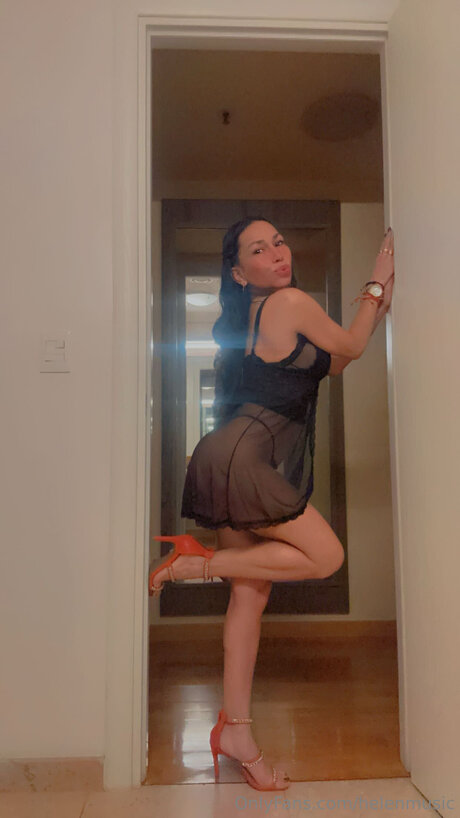 Helenmusic nudes star image