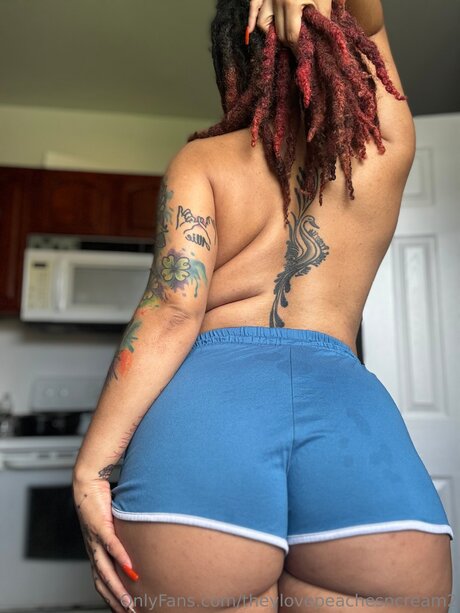 Freepeachesncream beautiful pornstar pic