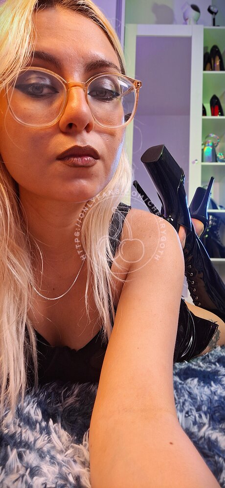 Cherrygoth sexy actress picture