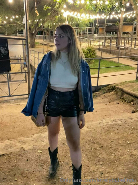 Lovelybabelinda hot star photo