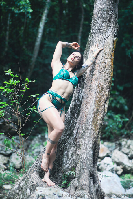 Itshankypanky nude pornstar picture