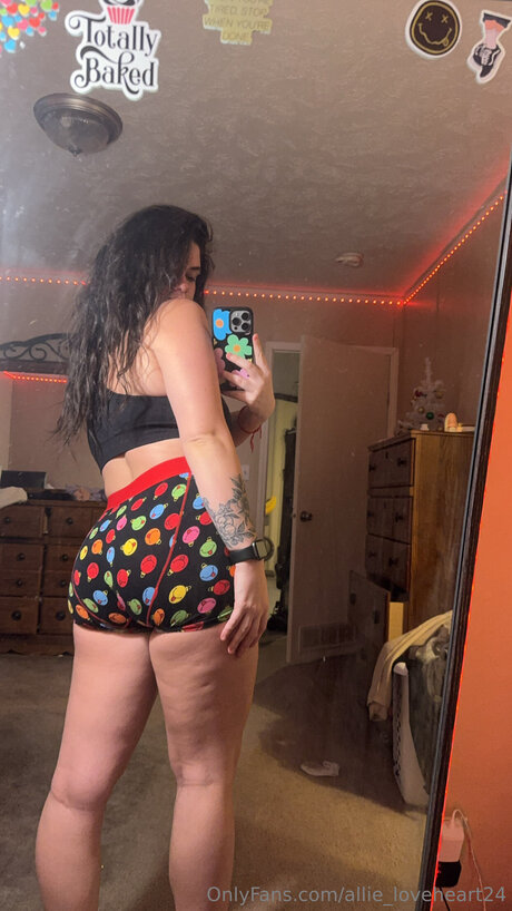 Allie Loveheart24 perfect model images