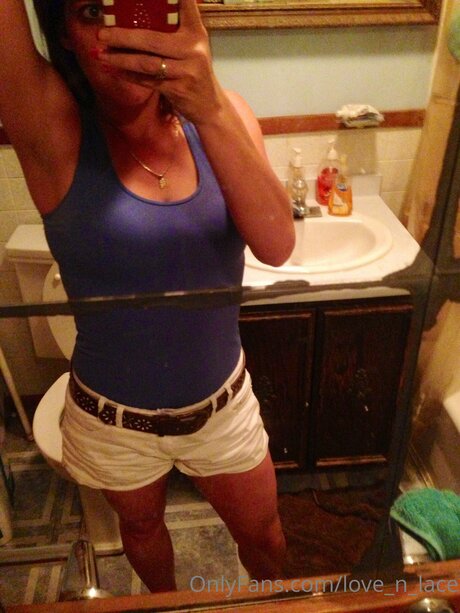 Love N Lace beautiful model pics