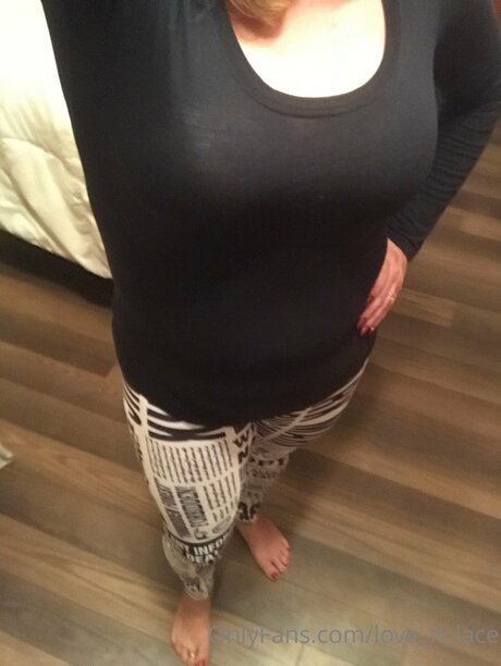 Love N Lace model pretty img