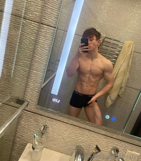 Halfnatyy naked star galleries