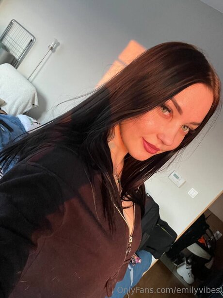 Emilyvibes art actress gallery