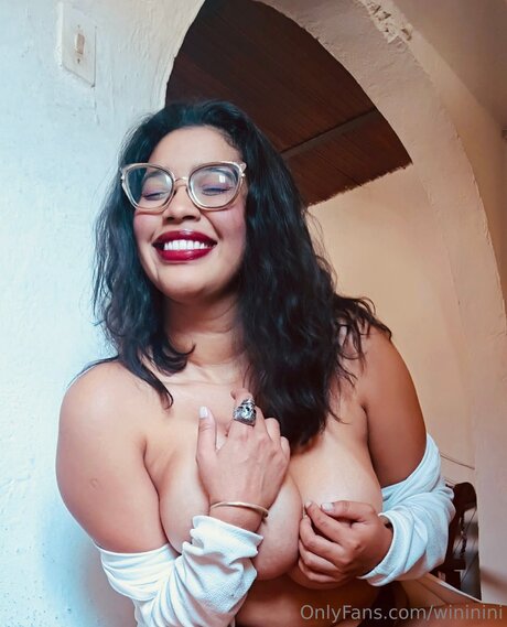 Wininini model photo