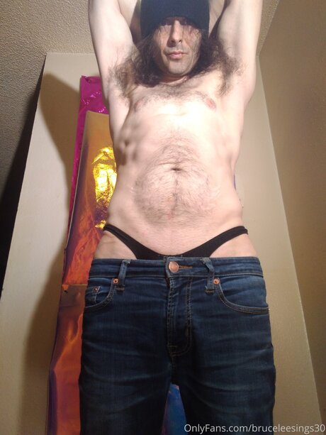 Bruceleesings30 hot pornstar image