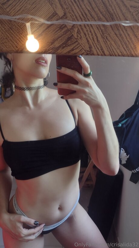 Crisalida32 hot model images