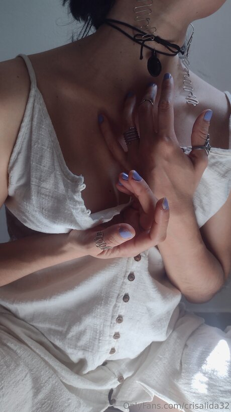 Crisalida32 model perfect photo