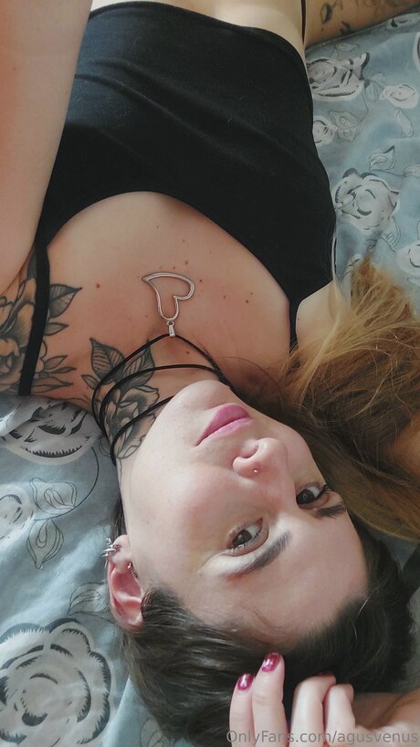 Agusvenus model adult photo