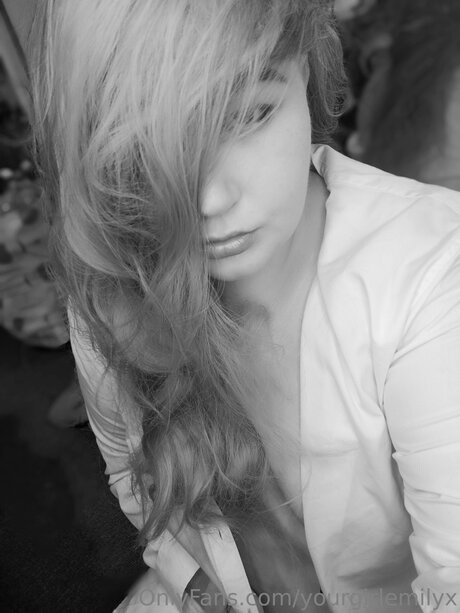 Yourgirlemilyx star porn gallery