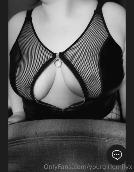 Yourgirlemilyx erotic star pic