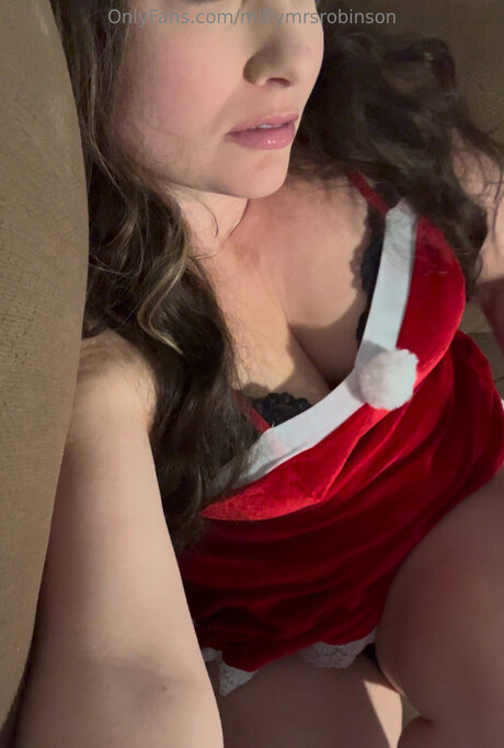 Miflymrsrobinson pornstar nude pic