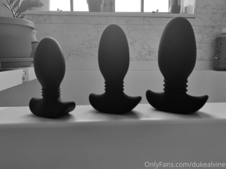 Dukealvine star erotic pic