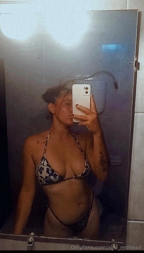 Aria Redhead star naked picture