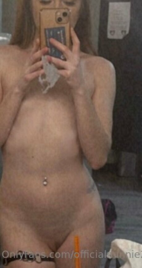 Officialminnie2 model nude images