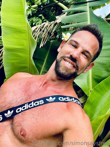 Simonsaysfree hot actress galleries