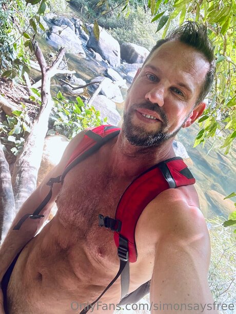 Simonsaysfree model best photo