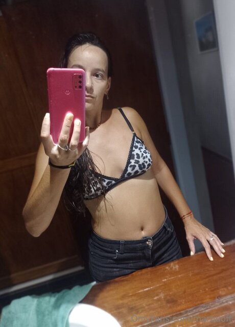 Maruuoff star naked picture